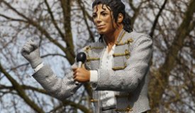 Футбольный клуб «Фулхэм» отказался от статуи Майкла Джексона
