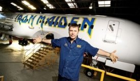 Вокалист Iron Maiden планирует создать авиакомпанию