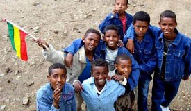 Эфиопские студенты учат английский по песне Pearl Jam