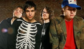 Fall Out Boy записали песню для мультфильма «Город героев»