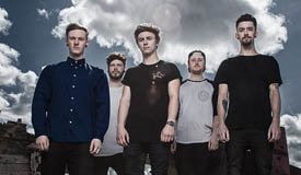 Oceans Ate Alaska выпустили сингл «Floorboards»