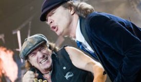 AC/DC возвращаются к концертной деятельности