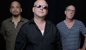 Pixies сыграли новый трек со смешным названием