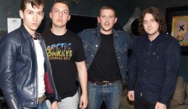 Arctic Monkeys представили новую песню Do I Wanna Know?