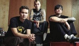 Blink-182 выложили в сеть обложку нового альбома