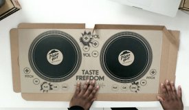 На коробке от Pizza Hut теперь можно играть DJ-сеты