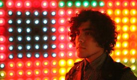 Техасцы Neon Indian возвращаются с новым синглом «Annie»