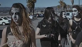 Компания дэт-металистов снялась в новом видео Muse