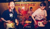 црвених цветова