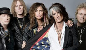 Джонни Депп присоединился Aerosmith на концерте в Массачусетсе